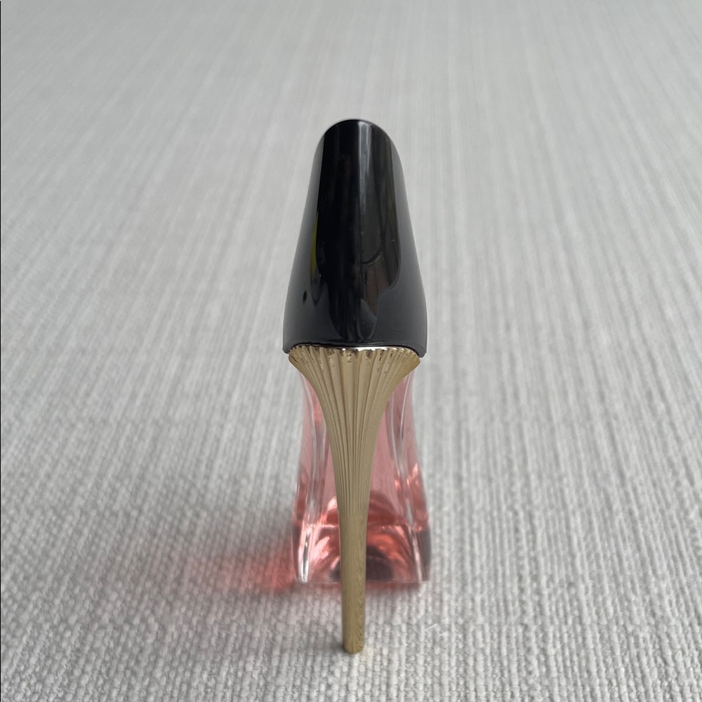 Carolina Herrera VERY good girl 7ml miniature - Picture 6 of 12